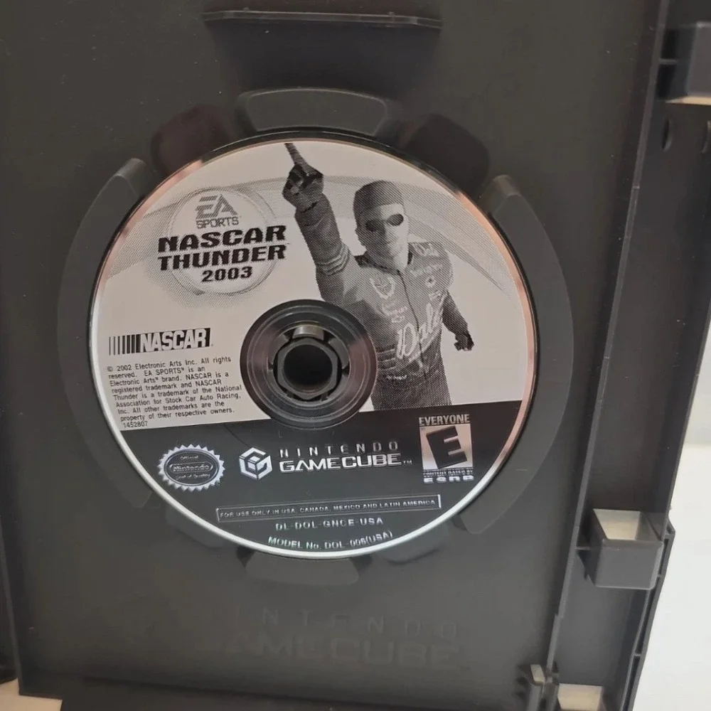 NASCAR Thunder 2003 Nintendo GameCube CIB EA Sports Racing Game DOL-GNCE-USA